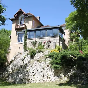 la-garenne-de-morestel.hotels-rhonealpes.com/